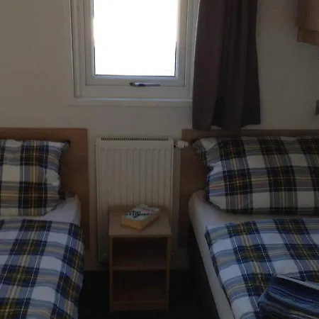 Ferienchalet Steuerbord אתר קמפינג *
