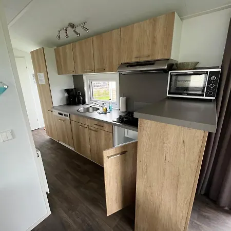 Ferienchalet Steuerbord אתר קמפינג *
